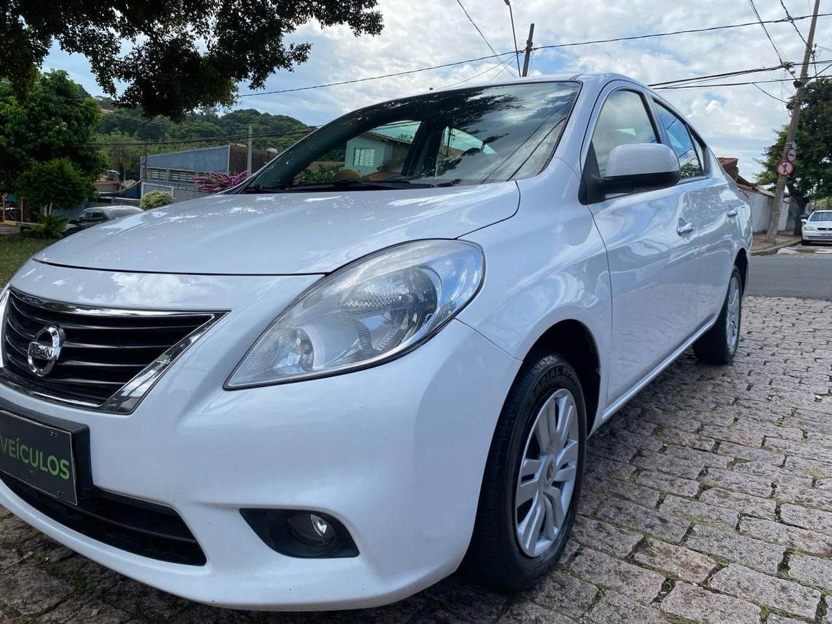 Nissan Versa VERSA SV 1.6 16V Flex Fuel 4p Mec.