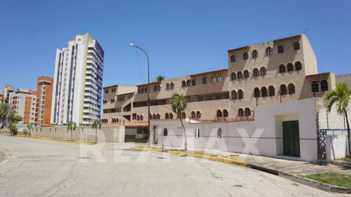 Hermoso Apartamento Duplex En Excelente Zona, Conjunto Racquet Village, Costa Azul, Mariño, Isla De Margarita, Nueva Esparta - Cod. 0907