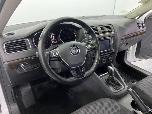Imagen 11 de 12 de Volkswagen Vento 1.4t Comfortline Dsg Mt 2017-imolaautos