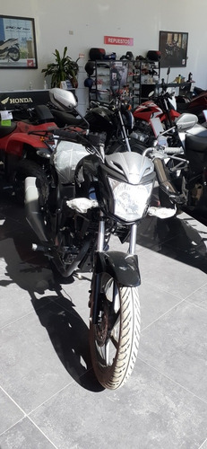 Imagen 3 de 6 de Honda Invicta 150 0km