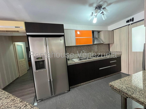Julio Latouche 25-17840 Apartamento En Venta Prebo Valencia, Amplio, Cómodo E Iluminado, Re-modelado, Semi Amoblado, Cerca C. C. Shopping Center, Planta Electrica.