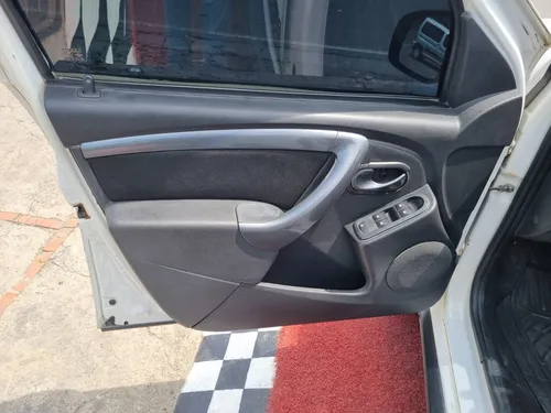 Renault Duster DYNAMIQUE 4X2 2.0 MT