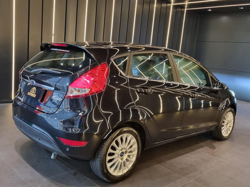 Ford Fiesta TITANIUM 1.6 16V Flex Automático.