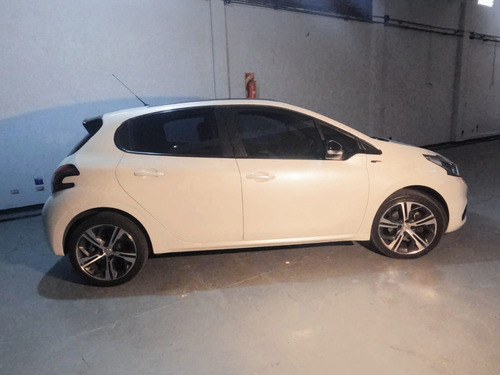 Imagen 4 de 15 de 208 Gt 1.6 Thp