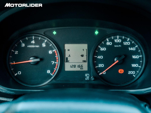 Imagen 21 de 25 de Mitsubishi L200 New 2.4 4x4 | Permuta / Financia