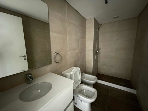 Imagen 7 de 7 de Alquiler Apartamento 1 Dormitorio Con Terraza A Estrenar Con Garage / Centro