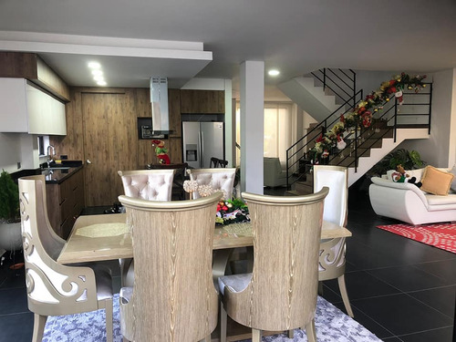 Venta De Casa Condominio De 320mt2, Jamundí 8142.