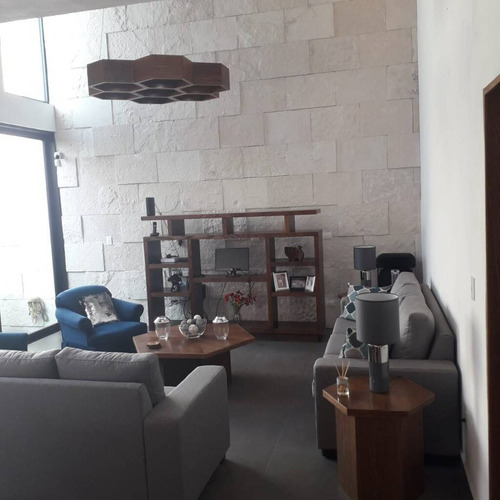 Imagen 12 de 25 de 386986-oficina En Venta Con Bodega Y Casa Amueblada En Col. Los Cedros