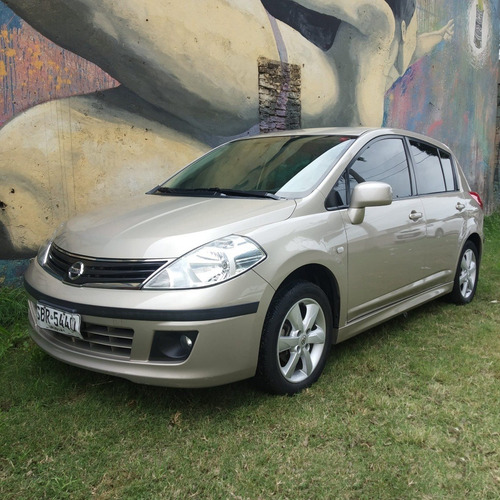 Nissan Tiida Full - 2012