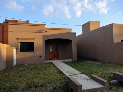 Duggan - Casa A Estrenar 2 Dorm - Ubicacion