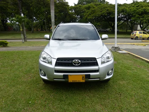 Toyota Rav4 2012 Color Plata.