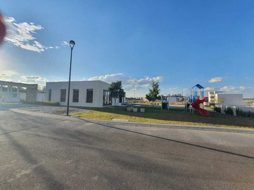Terreno En Exclusiva Privada Con Seguridad 24/7 - San Miguel Allende