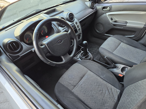 Ford Fiesta 1.6 MPI CLASS SEDAN 8V FLEX 4P MANUAL