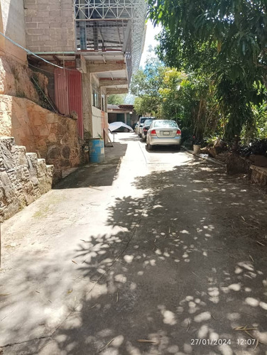 Terreno Con Bienhechurias, En El Hatillo Ideal Para Galpon, Deposito, Taller Mecanico, Etc