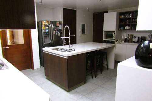 Casa En Venta De 6 Dorm. En Chicureo