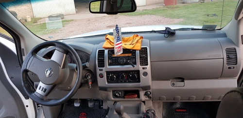 Nissan Frontier 2011 2.5 Le Cab Doble 4x4