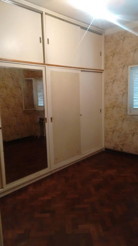Vende Departamento Con 3 Dormitorios.