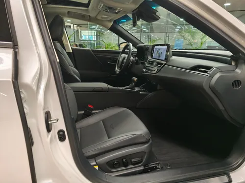 Lexus ES 4p 300H HEV L4/2.5 Aut