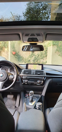 Imagen 8 de 11 de Bmw 330i 2018 2.0 Twinturbo Sedan Sport Line 252cv. Único