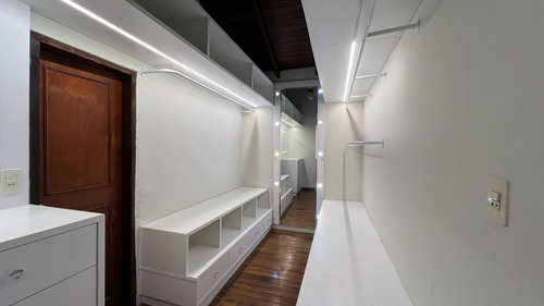 Alquilo Casa Con Piscina En Pleno Centro De Encarnación: 5 Habitaciones Y 4 Baños