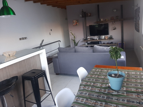 Imagen 2 de 6 de Departento 3 Ambientes Zona La Perla A 2 Cuadras Del Mar. Alquiler Por Temporada. El Valor Es Por Noche. Enero Sin Disponibilidad.