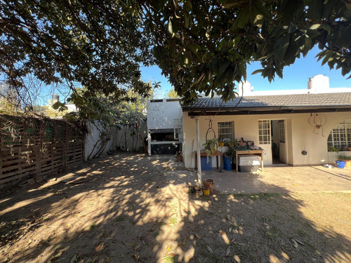 Venta - Casa Planta Baja - B° Arguello Sobre Av. Rafael Nuñez