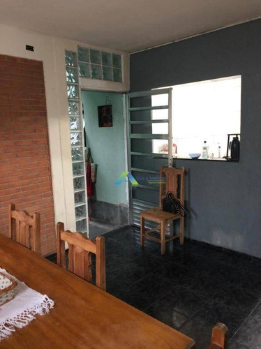 Excelente Sobrado Com 3 Dormitórios, 3 Vagas, 3 Banheiros Com Facil Acesso A Comércios E Principais Avenidas - So0846