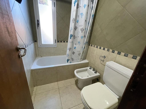 Imagen 8 de 13 de Casa En Venta - Zona Lasalle - De La Calandria