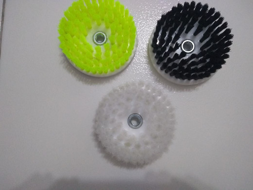 Imagem 5 de 9 de Kit Com 3 Escovas 120mm P/ Limpeza De Estofados Rosca M14