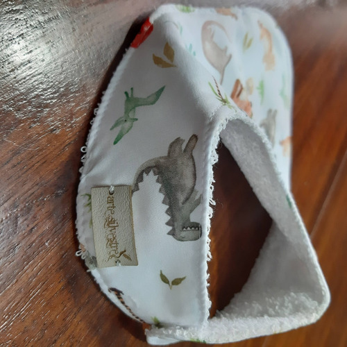 Imagen 3 de 3 de Hermoso Babero Bandana Dinosaurios