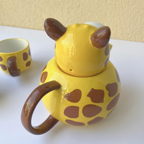 Tetera De Cerámica Con 2 Tazas De Té
