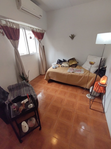 Dueño Alquila Habitación Como Consultorio O Como Vivienda.