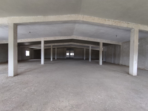 Imagen 8 de 9 de Amplio Local Comercial Con Estratégica Ubicación En La Zona Mas Cotizada De La Ciudad. 04120656408 Cod Mls 23-5576