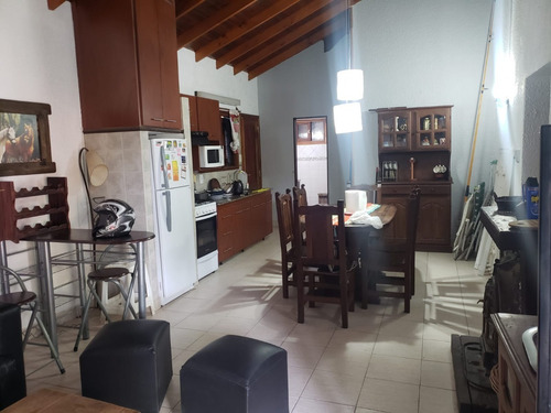 Imagen 3 de 15 de Uf Ubicada En Bario Parque Villa Norte - 4 Ambientes 2 Baños Parrilla Y Cochera Lote De 200m2 Abonan Expensas