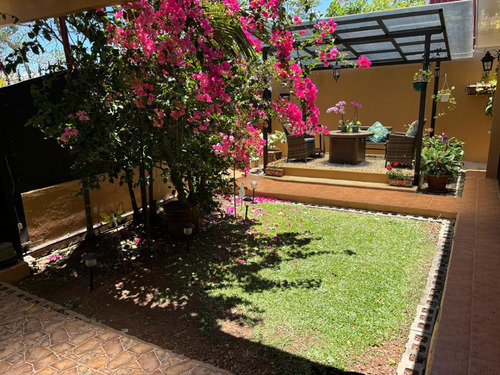 Se Vende Casa Lista Para Habitar En Puriscal