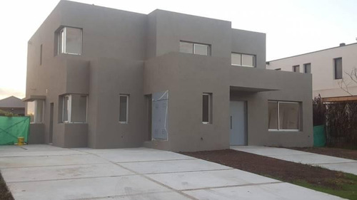 Imagen 3 de 11 de Excelente Casa Venta 3 Dormitorios A Estrenar En Barbarita