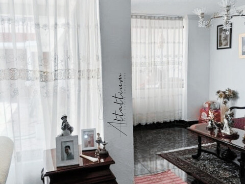 Casa En Venta En Calle Juan C. Doria, Col. Juan Escutia, Iztapalapa Cdmx. Br-ru