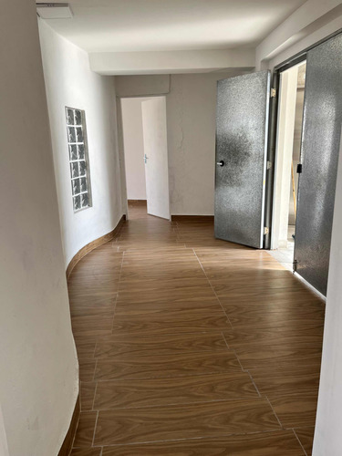 Sala Comercial Com Vista Magnifica Do Centro Histórico De Sp, Todo Reformado, Conjunto 1 Por Andar, Bem Ventilado E Com Portaria