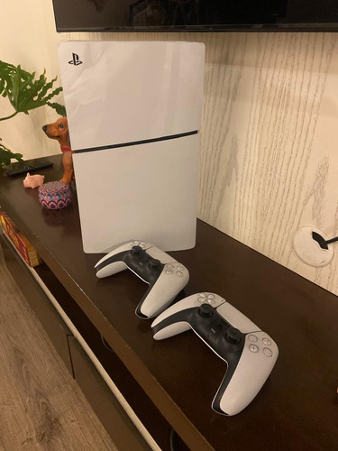 Consola Playstation 5 Ps5 Digital Con 2 Controles Blanco