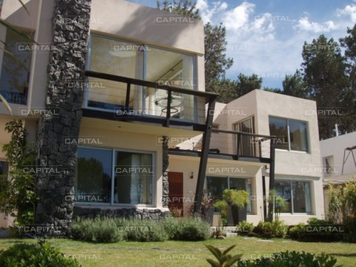 Muy Buena Casa En Montoya 5 Dormitorios- Ref: 25366