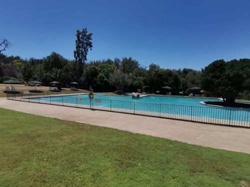 Parcela Bosques De Aculeo Con Piscina 