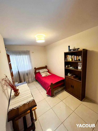Casa En Venta - 3 Dormitorios 3 Baños - 300mts2 - Lisandro Olmos