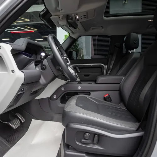 Land Rover Defender First 3.0 2021