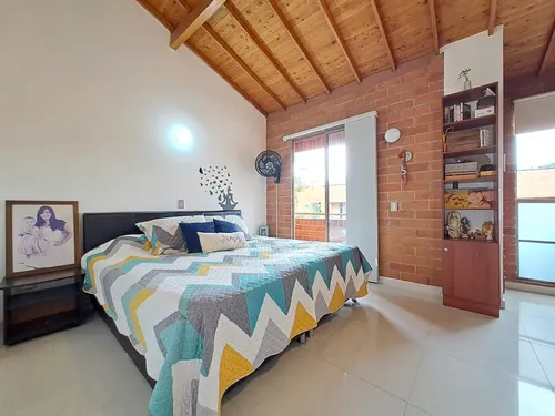 Casa En Venta En La Mota. Cod V17206