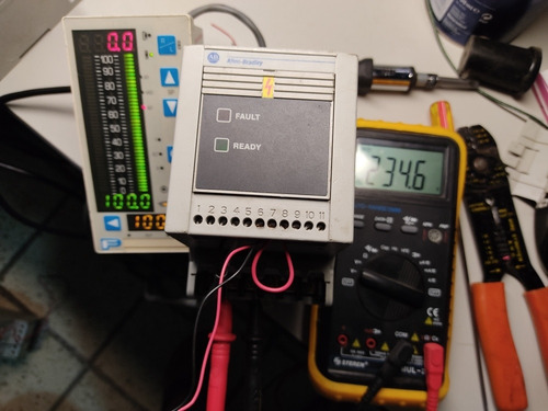 Variador De Velocidad 0.5 Hp A 220 Vca Marca Allen Bradley (Usado)