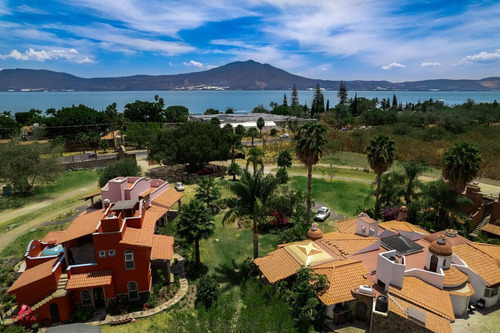 Garden House En Venta En Ajijic, Jalisco.