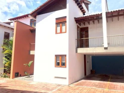 Casa En Venta En Caudal Alto. Cod V15443