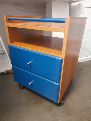 Imagen 4 de 6 de Mesa De Luz Cajonera Con Ruedas Modulo Rodante Enchapado Laq