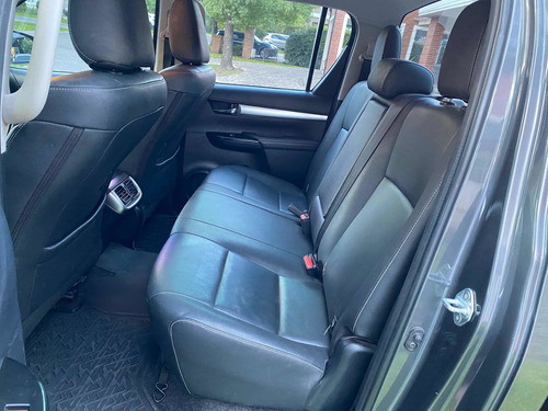 Toyota Hilux 2.8 Cd Srx 177cv 4x4 At 2017