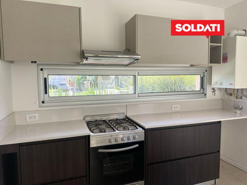 Venta 3 Cuartos Y Escritorio. Pileta, Parrilla, Piscina.